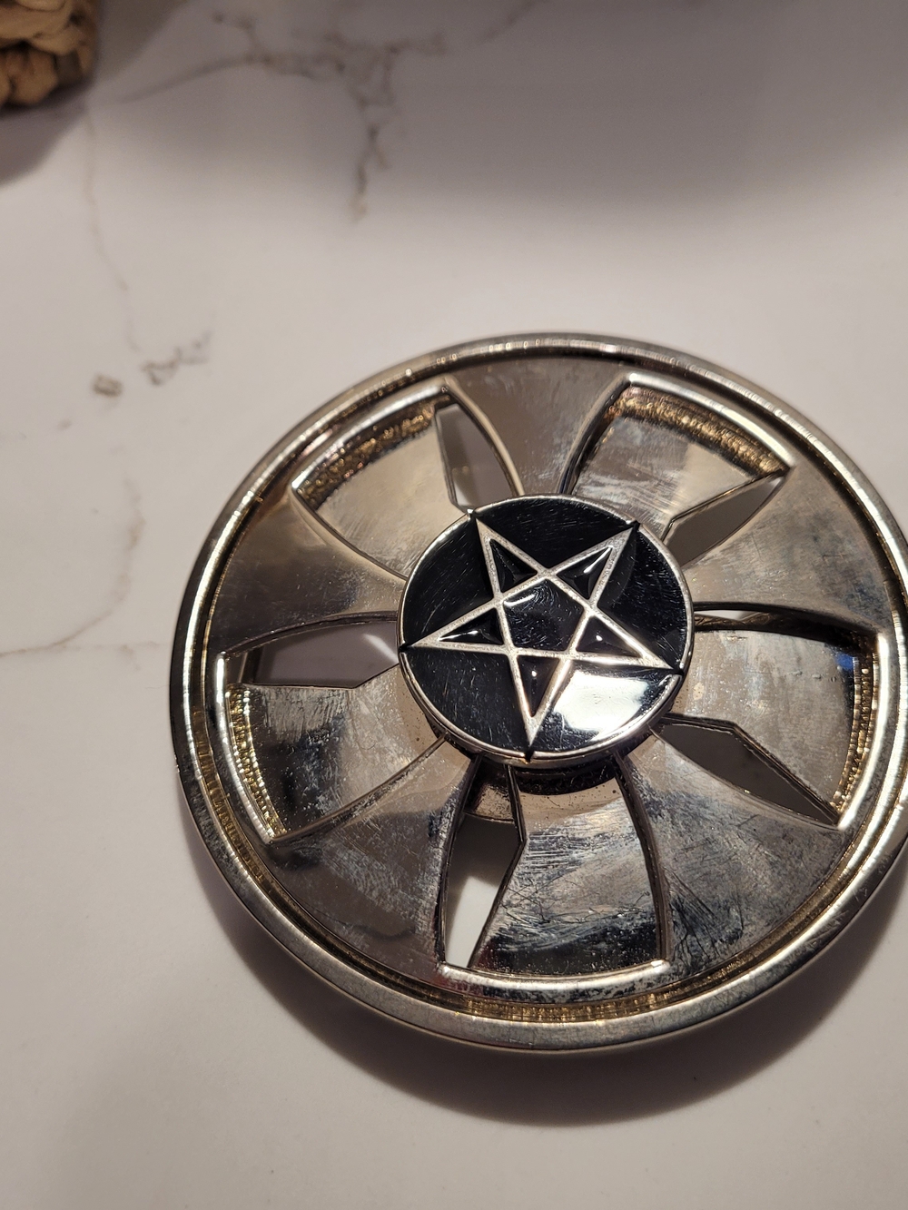 Men's Y2K Spinning Silver Pentagram Belt Buckle - Metallic Accessory